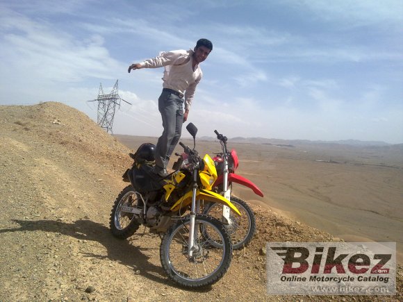 2005 Suzuki DR 200 SE photo